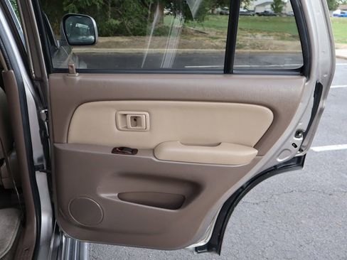 Used 2002 Toyota 4Runner Limited AWD/4WD image 25