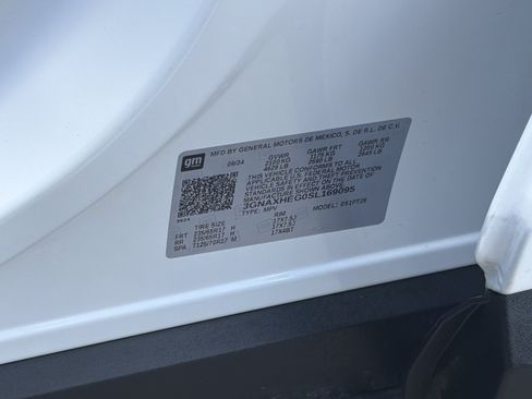 Used 2025 Chevrolet Equinox LT w/ Convenience Package II FWD image 40