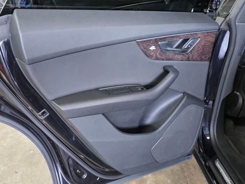 Used 2020 Audi Q8 Premium w/ Black Optic Package AWD/4WD image 31