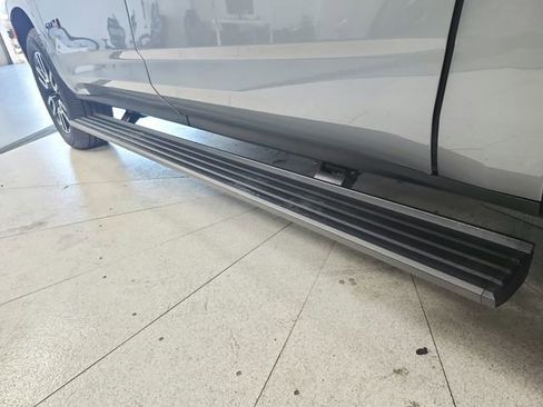 Used 2023 GMC Yukon XL AT4 AWD/4WD image 46