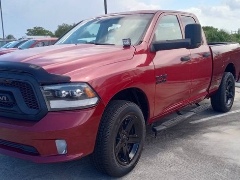 Used 2018 RAM 1500 Express w/ Express Value Package AWD/4WD image 3