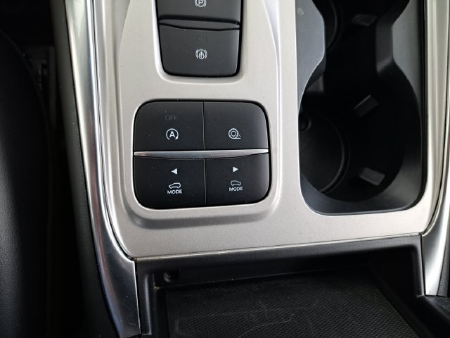 Used 2024 Ford Explorer XLT w/ Equipment Group 202A RWD image 16
