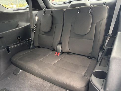 Used 2020 Ford Explorer XLT image 17