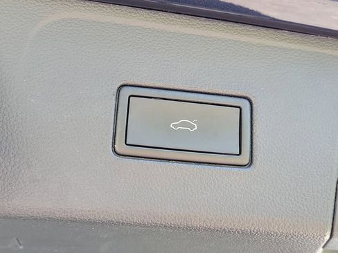 Used 2021 Volkswagen Atlas SE FWD image 8