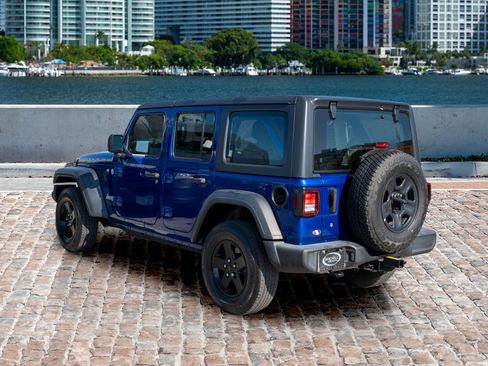 Used 2018 Jeep Wrangler Unlimited Sport image 7