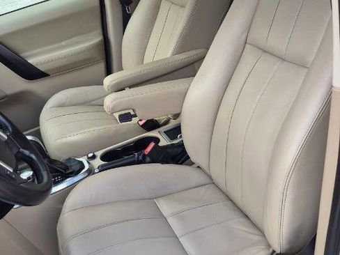 Used 2012 Land Rover LR2 HSE image 33