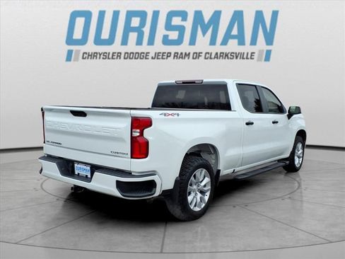 Used 2022 Chevrolet Silverado 1500 Custom image 2