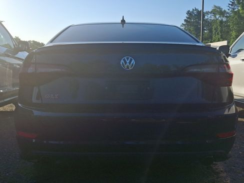 Used 2019 Volkswagen Jetta GLI Autobahn FWD image 3