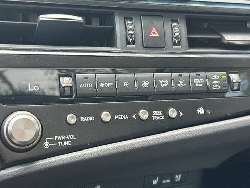 Certified 2022 Lexus ES 350 w/ Premium Package image 25