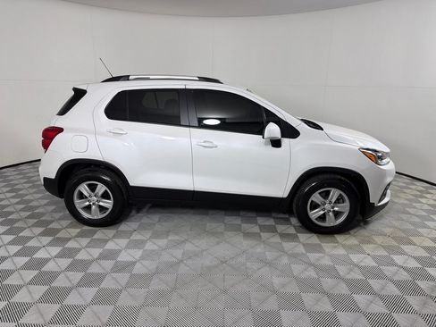 Used 2021 Chevrolet Trax LT FWD image 4