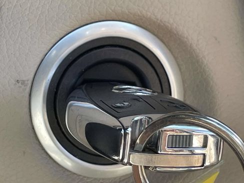 Used 2016 Mercedes-Benz C 300 4MATIC Sedan image 33