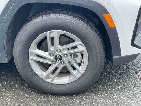 Used 2025 Hyundai Tucson SE AWD/4WD image 11