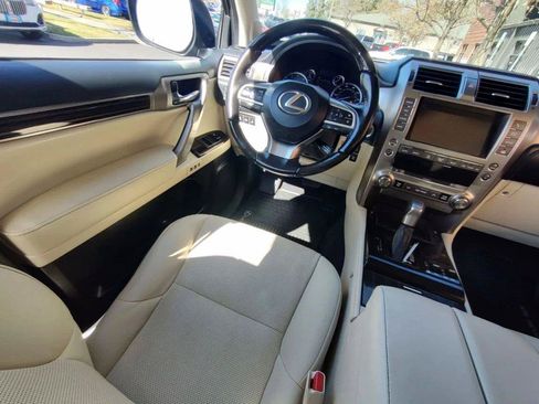 Used 2021 Lexus GX 460 Premium w/ Premium Package AWD/4WD image 13