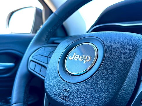 Used 2022 Jeep Cherokee Trailhawk w/ Trailer Tow Group image 30