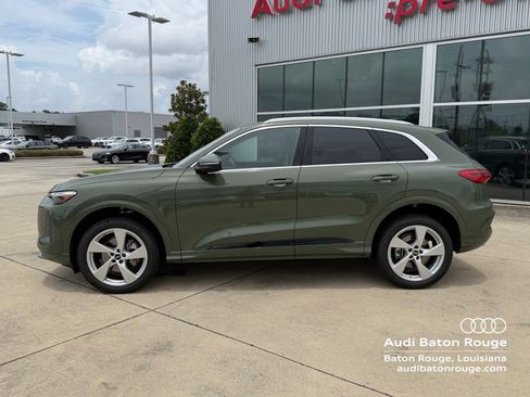 Used 2025 Audi Q5 Premium Plus w/ Premium Plus AWD/4WD image 6
