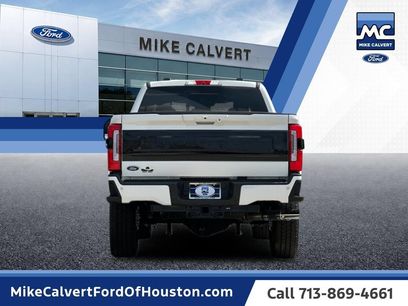 New 2026 Ford F350 Platinum w/ FX4 Off-Road Package