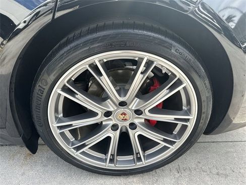 Used 2022 Porsche Panamera 4S image 19