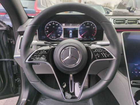 Used 2025 Mercedes-Benz Maybach S 580 4MATIC image 17