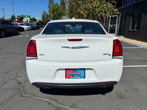 Used 2019 Chrysler 300 S AWD/4WD image 4