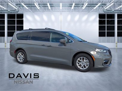 Used 2022 Chrysler Pacifica Touring-L