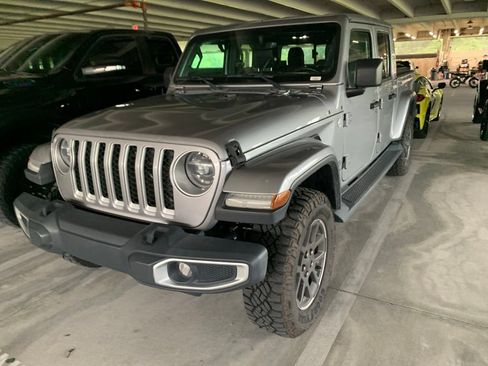 Used 2020 Jeep Gladiator Overland AWD/4WD image 1