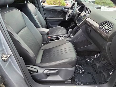 Used 2022 Volkswagen Tiguan SE R-Line AWD/4WD image 15