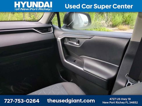 Used 2024 Toyota RAV4 XLE w/ Convenience Package FWD image 19