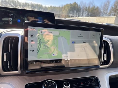 Used 2025 Ford Expedition Active image 31