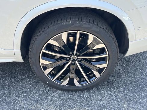 New 2026 Volvo XC90 T8 Ultra w/ Protection Package Premier AWD/4WD image 11
