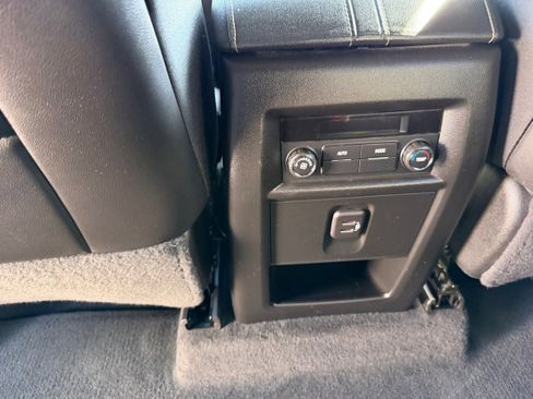 Used 2023 Chevrolet Traverse LT image 22