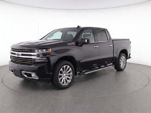 Used 2019 Chevrolet Silverado 1500 High Country w/ Technology Package AWD/4WD image 3