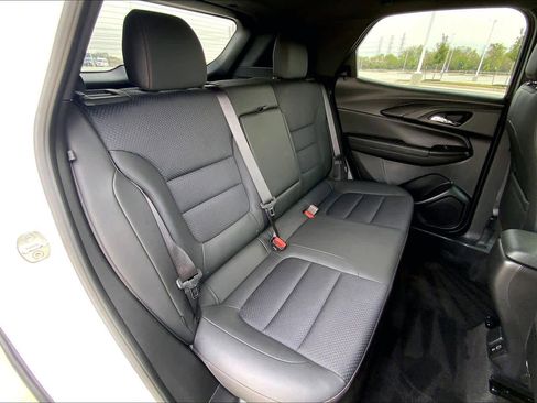 Used 2021 Chevrolet TrailBlazer RS w/ Technology Package image 17