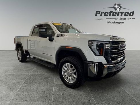 Used 2024 GMC Sierra 2500 SLE AWD/4WD image 1