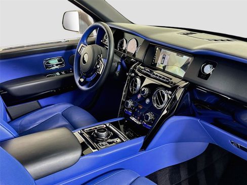 Used 2024 Rolls-Royce Cullinan Black Badge w/ Leather Finishing Pack AWD/4WD image 32