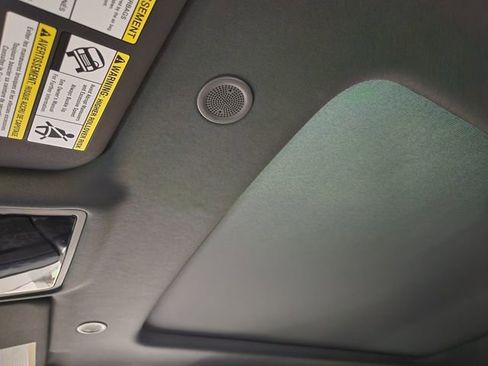 Used 2026 Land Rover Range Rover Evoque S image 25