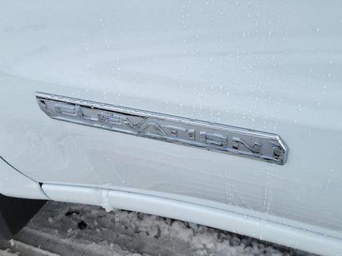 New 2026 GMC Sierra 1500 Elevation image 7