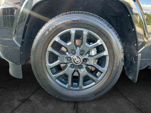 Used 2025 Toyota Sequoia Platinum AWD/4WD image 15