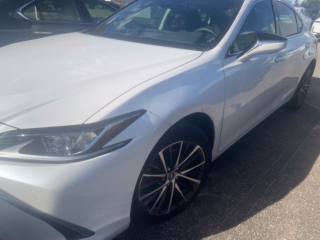 Used 2024 Lexus ES 250 w/ Premium Package AWD/4WD image 8