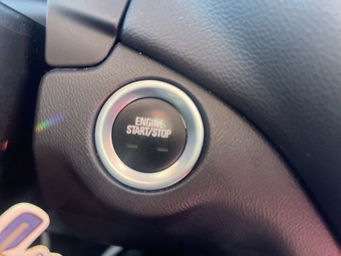 Used 2021 Chevrolet Equinox LT image 24