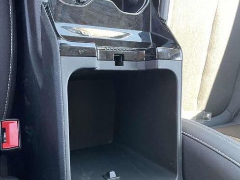 Used 2023 Jeep Grand Cherokee L Laredo image 29