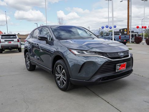 Certified 2024 Toyota Venza LE AWD/4WD image 2