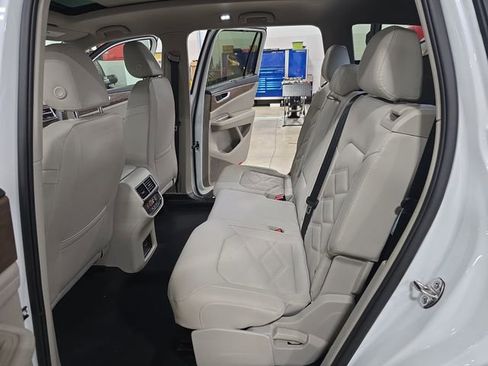 New 2026 Volkswagen Atlas SE image 16