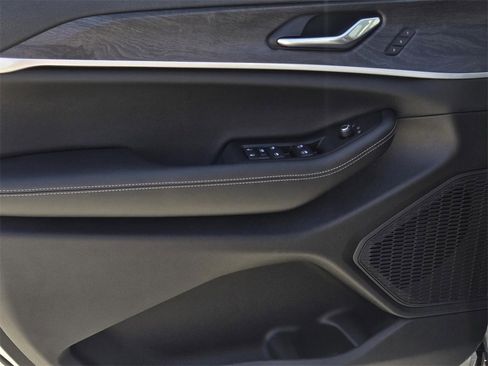 New 2025 Jeep Grand Cherokee Limited image 16