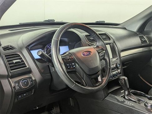 Used 2019 Ford Explorer XLT w/ Equipment Group 202A image 9