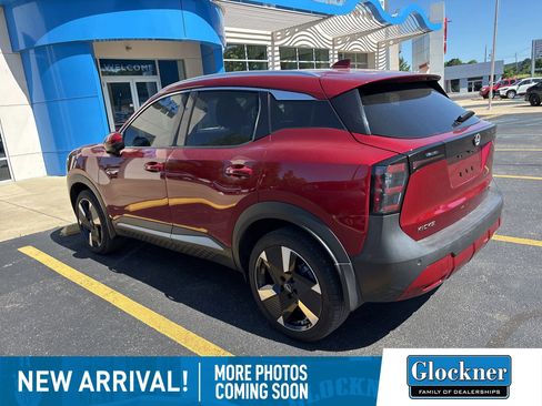 Used 2025 Nissan Kicks SR FWD image 5