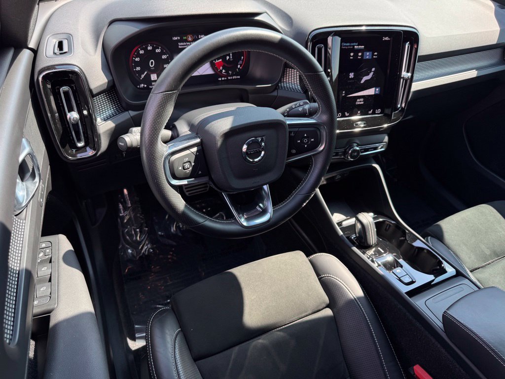 Used 2021 Volvo XC40 T5 R-Design w/ Advanced Package AWD/4WD image 26