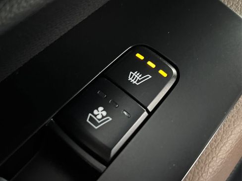 Used 2022 Kia Telluride SX w/ SX Prestige Package image 39