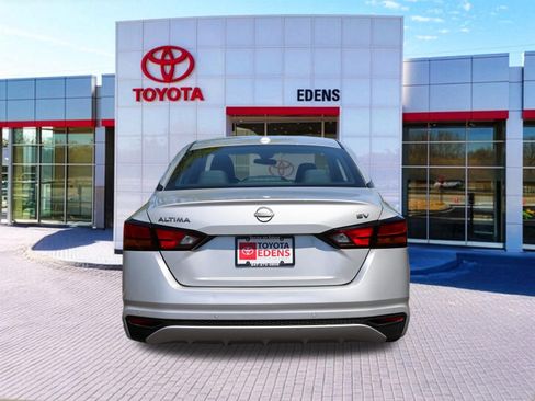 Used 2024 Nissan Altima 2.5 SV FWD image 4