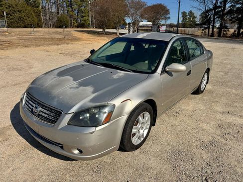 Used 2005 Nissan Altima 2.5 S image 2