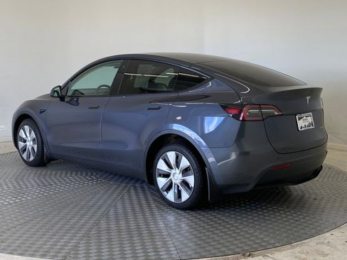 Used 2023 Tesla Model Y Long Range image 3